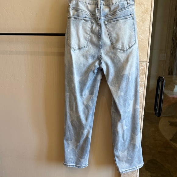 Distressed Light Blue Jeans - Picture 5 of 5